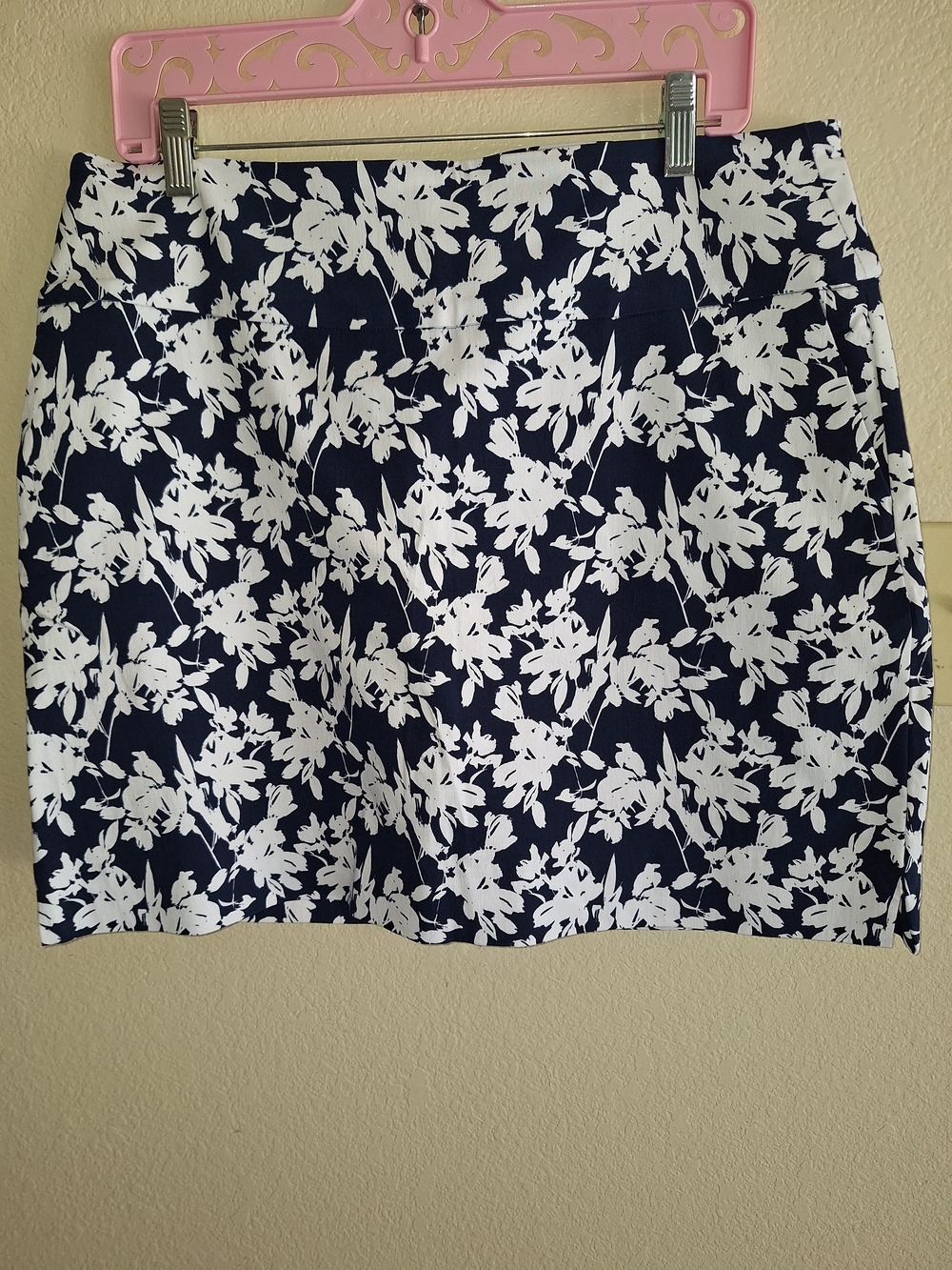 Navy and White Floral Skort —Sz12 Classic Women’s Summer Piece